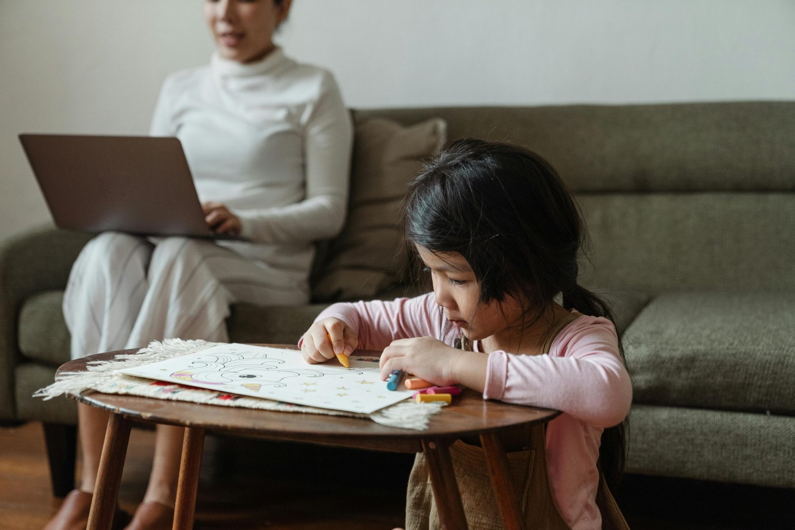 How to Balance Motherhood and Entrepreneurship Like a Boss Mama