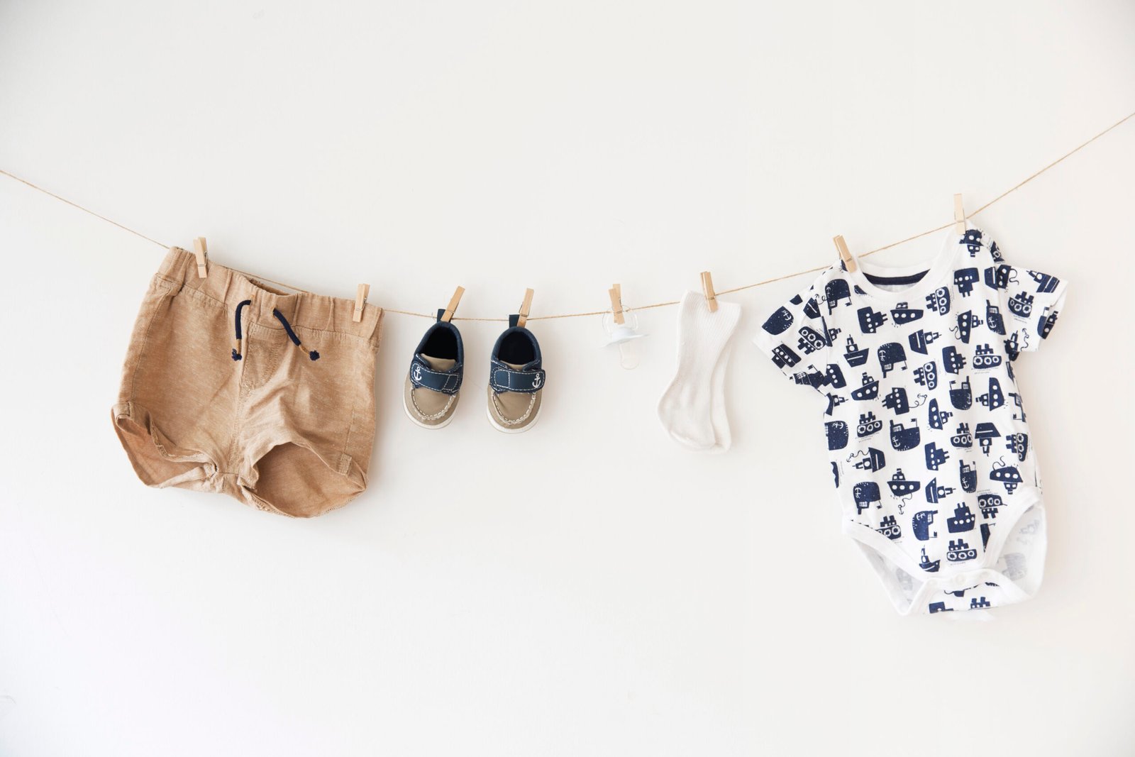 10 Smart Ways to Save Money on Baby Clothes